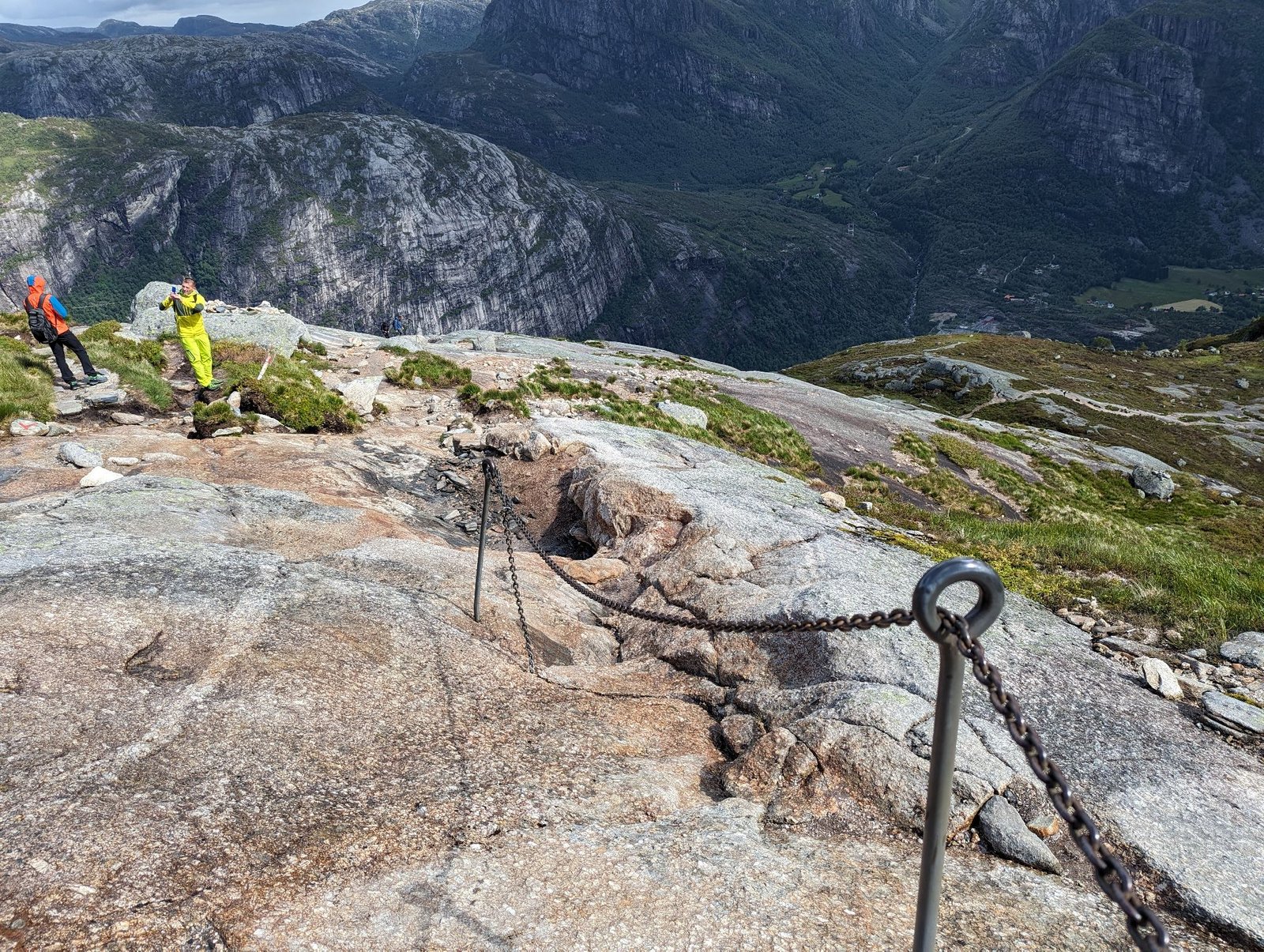 Hiking trail from kjerag lysefjorden